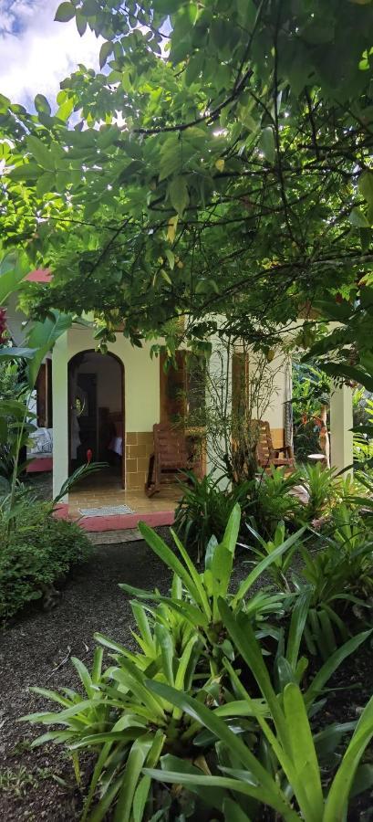 Cabinas Tito Cahuita Extérieur photo
