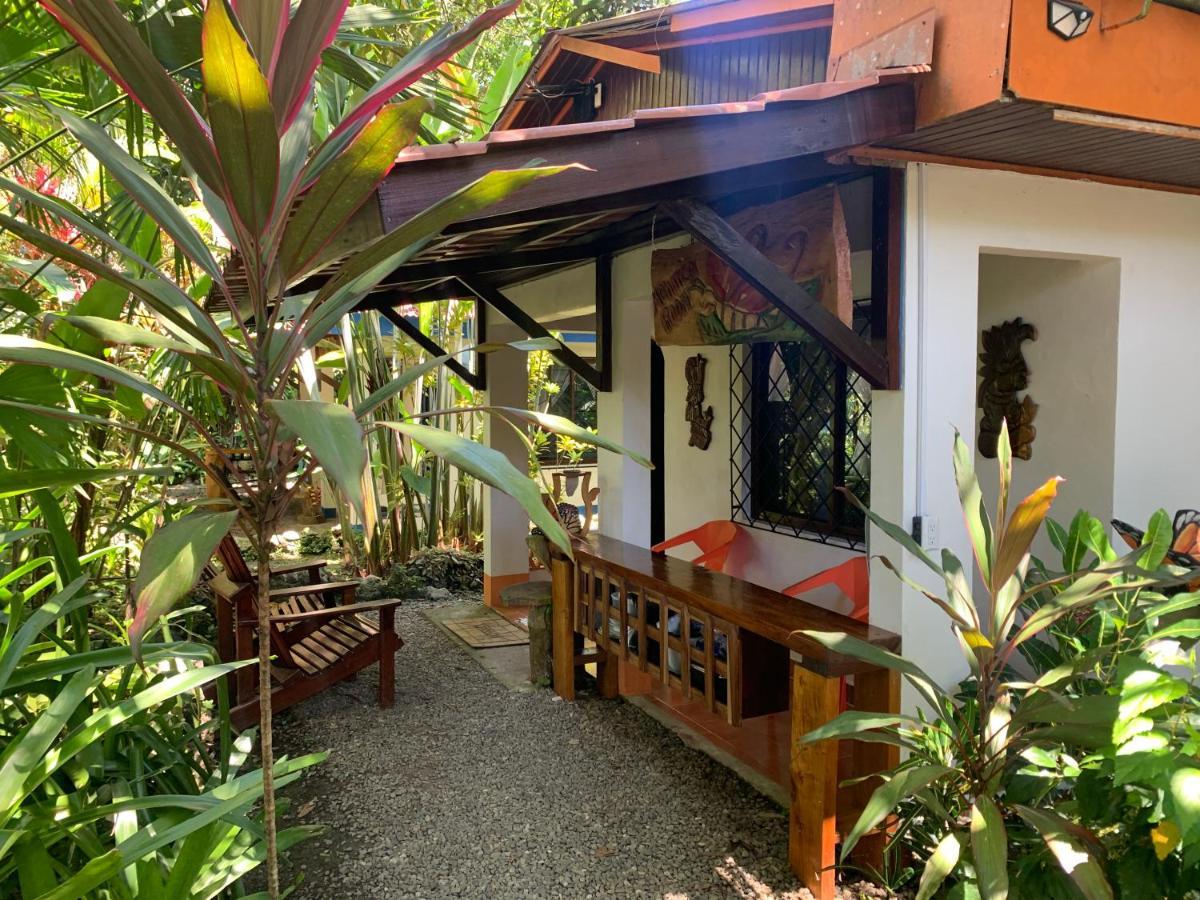 Cabinas Tito Cahuita Extérieur photo
