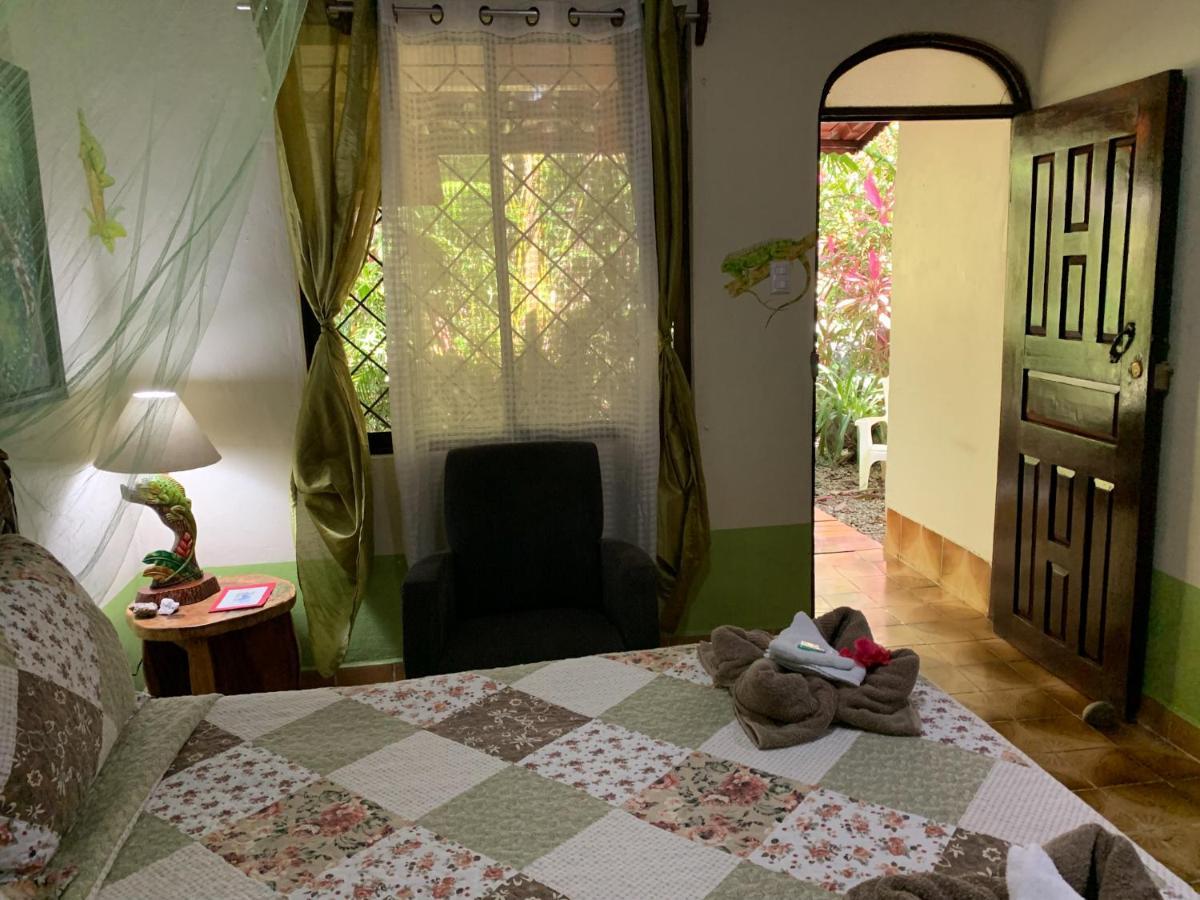 Cabinas Tito Cahuita Extérieur photo