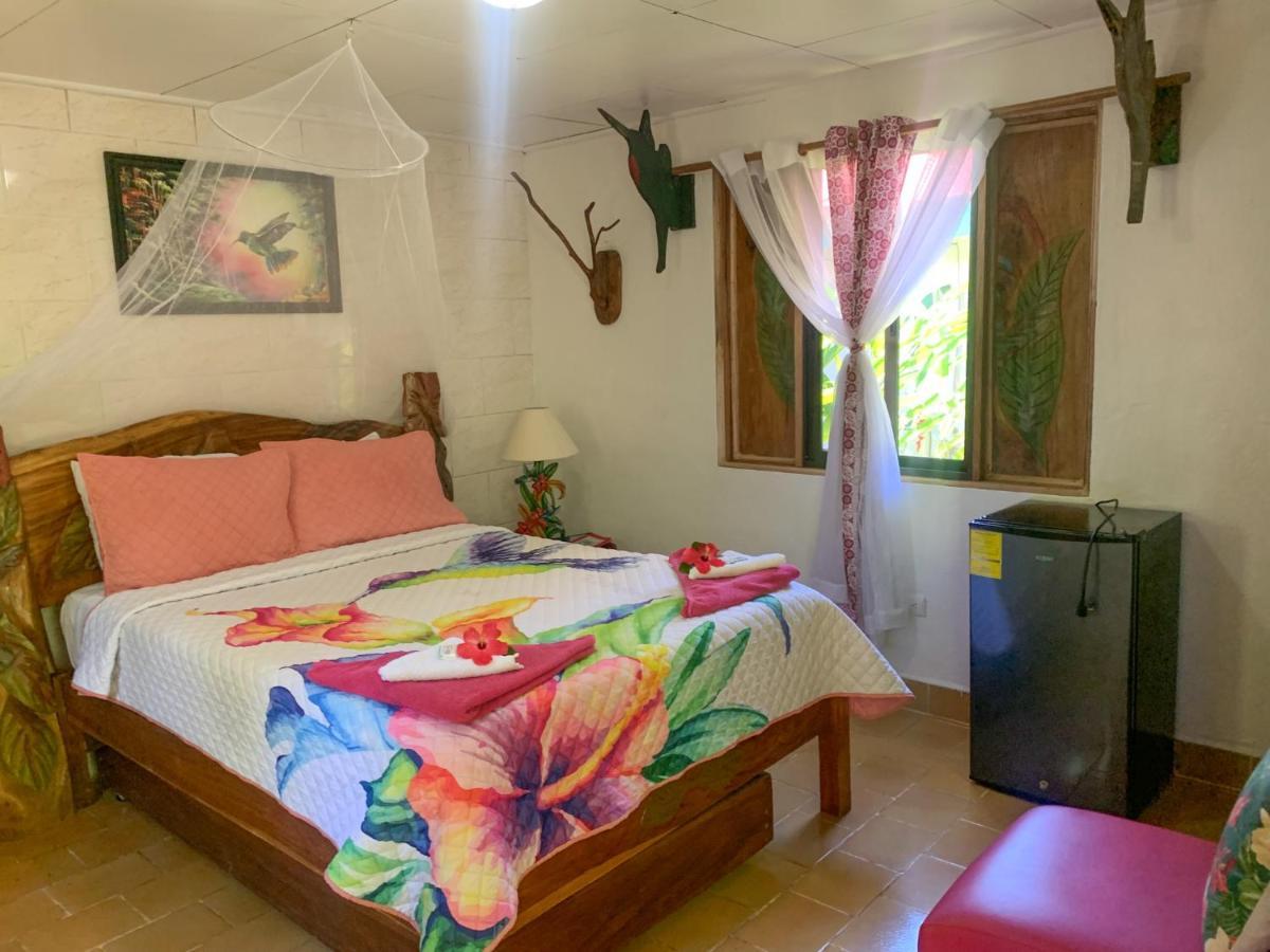 Cabinas Tito Cahuita Extérieur photo